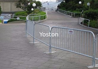 China Low Carbon Steel Wire Mesh Fence Panels Pedestrian / Crowd Control Barricades supplier
