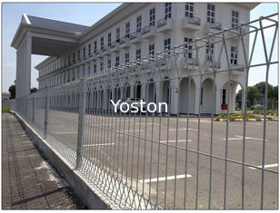 China ARC Banksia Galvanized Metal Fence Panels , Heavy Gauge Welded Wire Fence Weldmesh Roll Top supplier